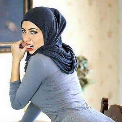 Hijabxxx  I Pull Out My Dick In Front Of A Muslim Maid In A Hijab