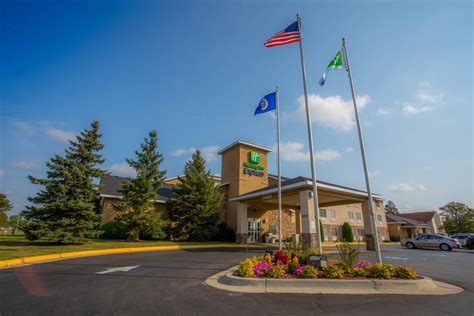 Holiday inn express bemidji  Places people like to go after Super 8