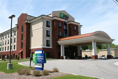 Holiday inn express in rockingham nc  Decorated with modern furnishings and many green features like, paint, carpet and furniture