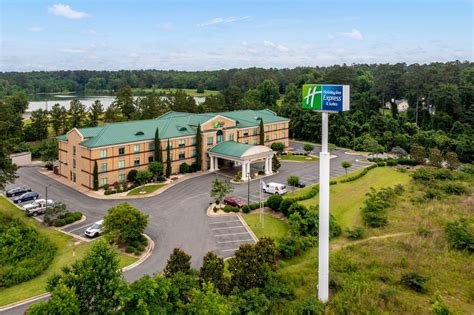 Holiday inn express macon ga Answer from Red Roof Inn & Suites Macon Ga