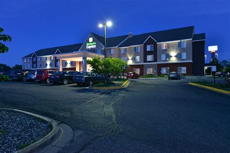 Holiday inn express mn 3 miles from the Mall of America®, 8