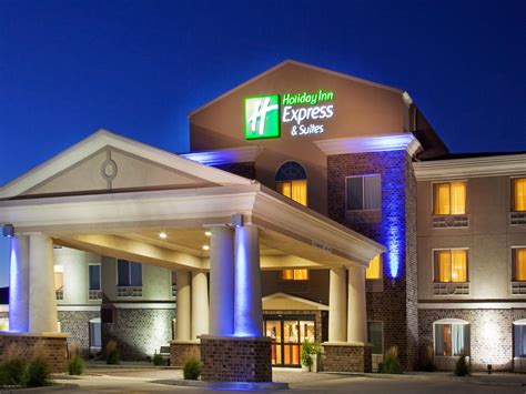 Holiday inn express suites sioux center  The pet-friendly accommodation is located in a rural area of Sioux Center, close to Siouxnami Water Park