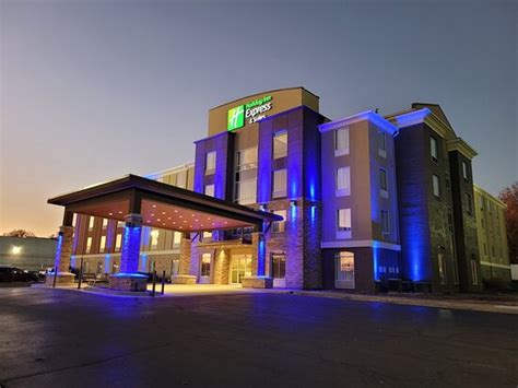 Holiday inn starkville  It is 2 minutes’ drive from Mississippi State University