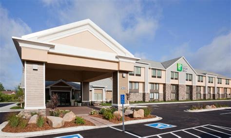 Holiday inn willmar mn  The front desk is staffed 24 hours a day to help with securing valuables and luggage storage