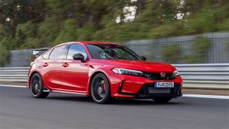 2024 Honda Civic Type R vs 2024 Mercedes-AMG A 35 Comparison