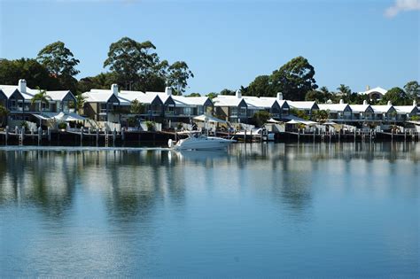 Hope island holiday rentals Nothing screams "best holiday evvv-er" like staying in a mansion