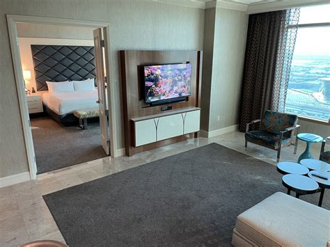 Horizon suite mandalay bay This resort directly on the Las Vegas Strip awaits you with a 4