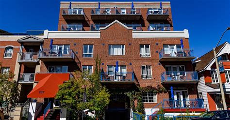 Hotel byward blue inn ottawa  Situé dans le quartier du marché ByWard, à Ottawa, le ByWard Blue Inn se trouve à moins de 10 minutes à pied du musée des beaux-arts du Canada