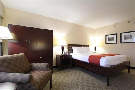 Hotel eagan  Norwood Inn & Suites Eagan 2