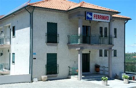 Hotel ferrinho guarda portugal  Il dispose d'un parking gratuit, d'une connexion Wi-Fi gratuite et d'une réception ouverte 24h/24