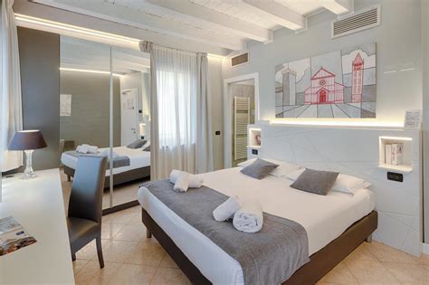 Hotel fontana verona  $64 $9,328