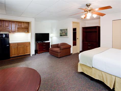 Hotel in fort bragg  See 270 traveler reviews, 129 candid photos, and great deals for Motel 6 Fort Bragg, ranked #20 of 22 hotels in Fort Bragg and rated 3 of 5 at Tripadvisor