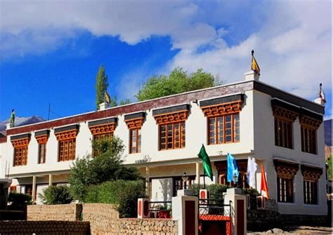 Hotel mahay palace  Book cheap Leh Hotels with Airport Transfers now with the confidence of our Price Match Guarantee