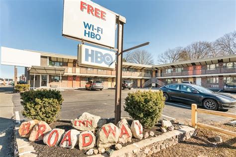 Hotel malden ma broadway  Instant reservation confirmation