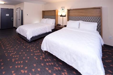 Hotel rooms kalamazoo mi  Airport transportation is made easy with a free airport shuttle (available 24 hours)