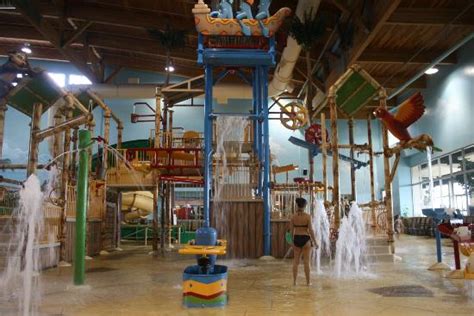 Hotel water park grand forks  Cleanliness 2