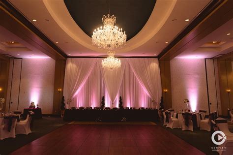 Hotel wedding room blocks near detroit airport  Sheraton Pittsburgh Airport Hotel is a full-service wedding venue with