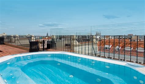 Hoteles catalonia Stay in the heart of Madrid at the Catalonia Puerta del Sol in the Las Letras neighbourhood, close to Plaza Mayor and Puerta del Sol, which lends its name to our hotel