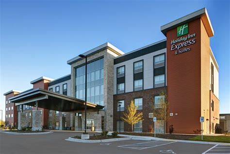 Hotels near brookfield wi Find & compare hotels with hot tub in room in Brookfield, WI from $107