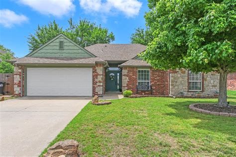 House for sale glenpool Explore the homes with Modern Kitchen that are currently for sale in Glenpool, OK, where the average value of homes with Modern Kitchen is $289,990
