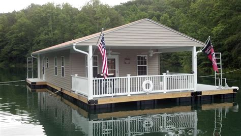 Houseboat rentals north carolina  LAKE