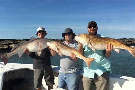 How many red fish per person in texas  Snapper 14Minimum size limit (fork length): Atlantic - 28", Gulf - 30"