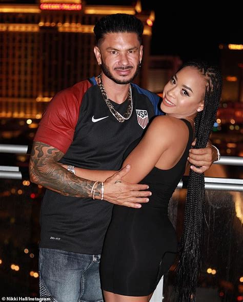 How old is pauly d's girlfriend  The details of Pauly D and Markert’s custody arrangement