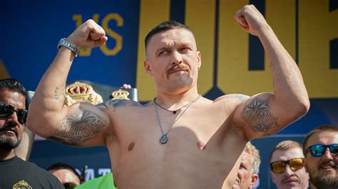 How tall is usyk in ft  Oleksandr Usyk: Height, weight and reach