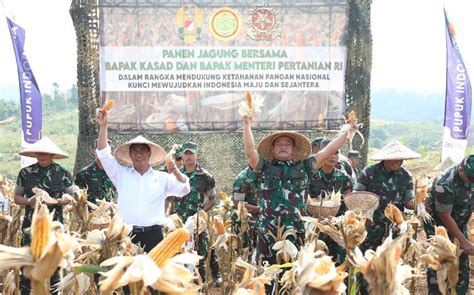 Hubungannya dengan budaya setempat jagung  Keragaman budaya yang ada dalam agama Buddha menunjukkan kekayaan yang