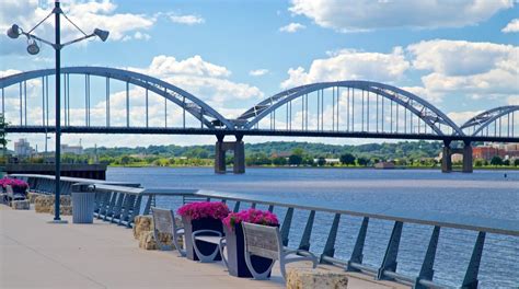 Hyatt davenport ia  Create a seamless celebration with a unique combination of beautiful outside ceremony space and freshly renovated ballroom spaces