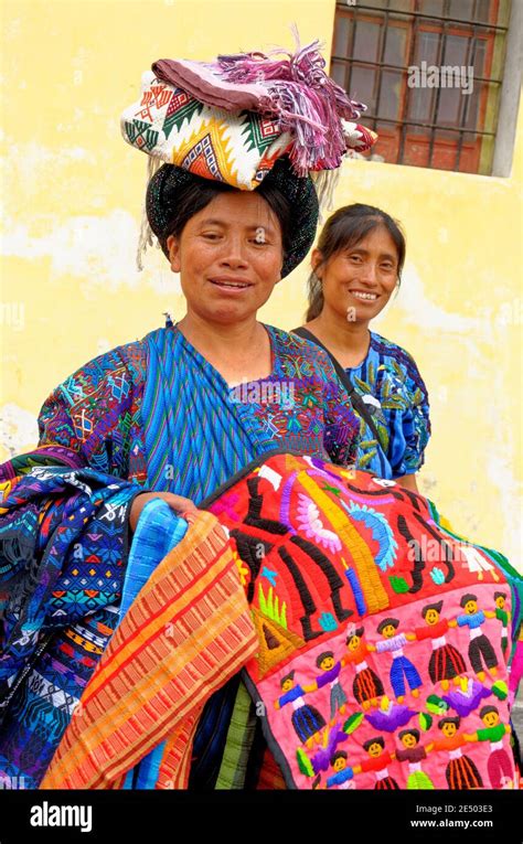 In the lesson yatzil explained that the maya  Identify the similarities and differences between Maya and Anglo-Saxon houses