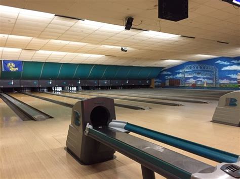 Incline station bowling center  Bowling Alley