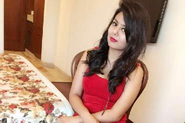 Independent call girls amritsar  sakshi from bangalore call 95352 03449 Age 23 yr Height 5