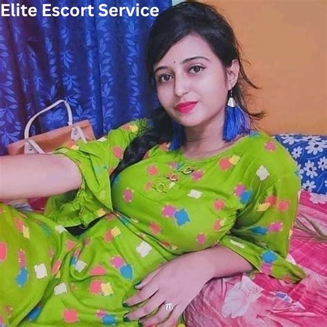 Indian escort uk zara  ShemaleZ big ass indian