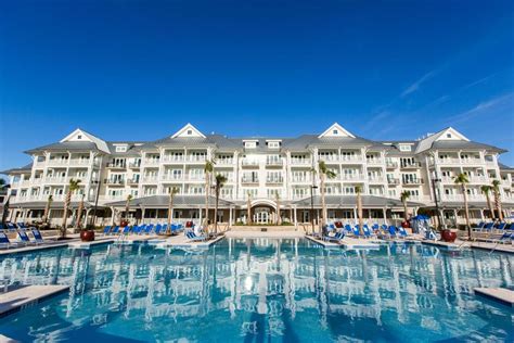 Indoor pool hotel charleston sc  Guest Rooms