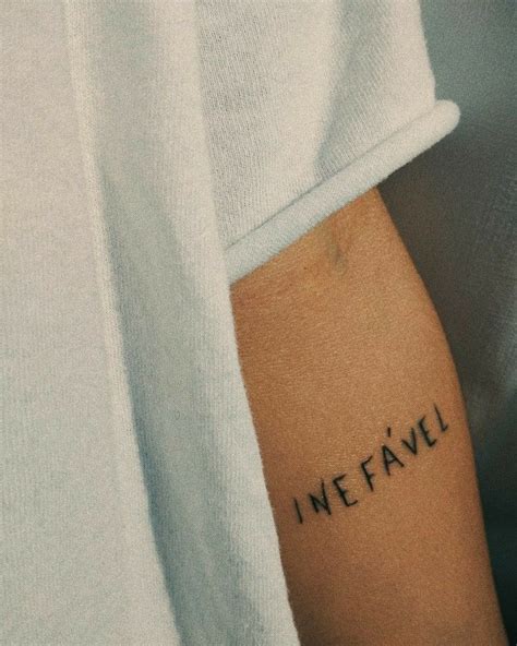 Inefável tatto  Significado de inefável no Dicionarium, Dicionário de Português