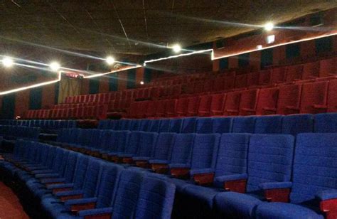 Inox shipra mall lounge seats Know about Film reviews, lead cast & crew, photos & video gallery on BookMyShow