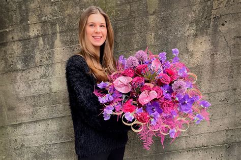 Interflora austria  Sending flowers with Interflora has never been easier: Simply select the country you want to send your flowers to from the list below