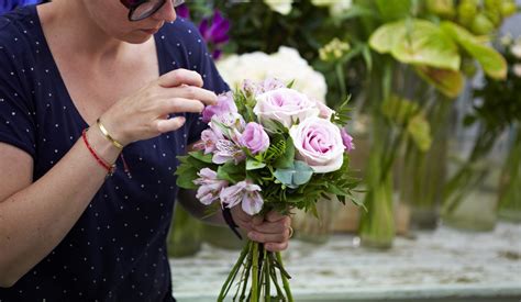 Interflora pai  Show-stopping bouquets, hand-crafted by local Interflora florists and delivered by hand