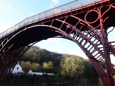 Ironbridge vlr  Nearby, the blast furnace of Coalbrookdale, built in 1708, is a