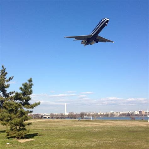 Is gravelly point park open at night  Be prepared to,see lots of planes landing and a lot of noise
