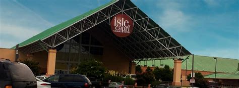 Isle of capri lula Hi Vicki, these are great questions and thank you for your interest in Isle of Capri Lula! We have lots of exciting gaming options including over 900 slot machines and 20 table games featuring blackjack, roulette, craps and more