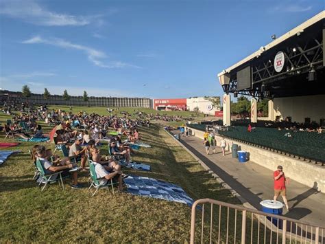 Isleta amphitheater lawn chair rental  Lawn Chair Rental: New Kids on the