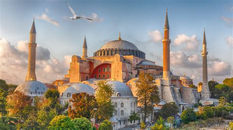 Isztambuli utazás Egy isztambuli utazás nem csak a nagy nevezetességekről szólhat, hisz Isztambul annyi titkot rejt még