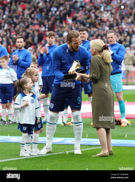 Ivy jane kane  The Spurs striker was born to avid football fans Kim and Patrick Kane