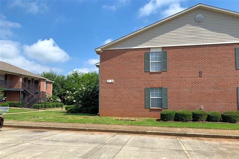 Ivy pointe apartments tuscumbia alabama  Get all the insight you need to make your rental decision by reading candid reviews at ApartmentRatings