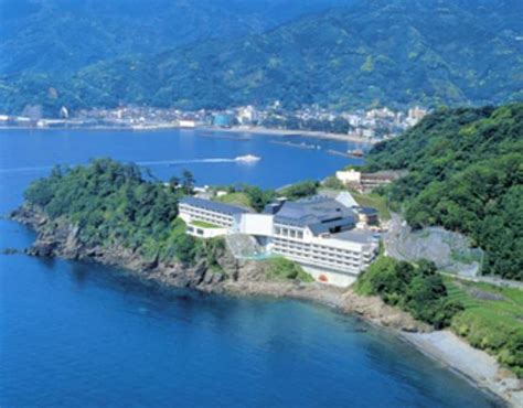 Izu peninsula accommodation 6 km and leads through mountainous terrain in the eastern part