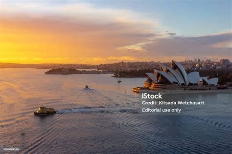 Jam berapa sekarang di sydney  Selisih mengacu pada perbedaan waktu negara tersebut dengan Indonesia