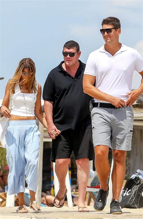 James packer kylie lim James Packer arrived in the celebrity ski town of Aspen, Colorado, for Christmas last week with his girlfriend, Kylie Lim