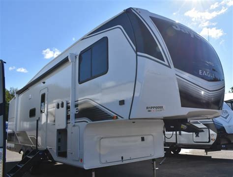 2024 Jayco Eagle HT 29.5BHDS RV Guide